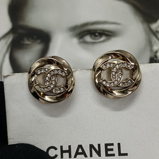 18K Chanel Round Diamond Gold Earrings