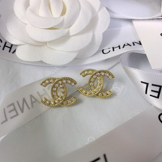 18K Chanel Pearls Earrings