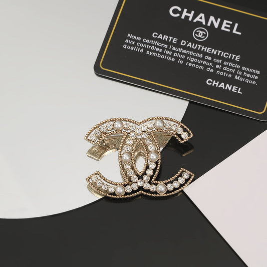 18K Chanel Pearls Brooch