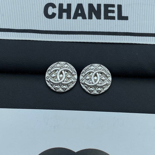 18K Chanel Round White Gold Earrings