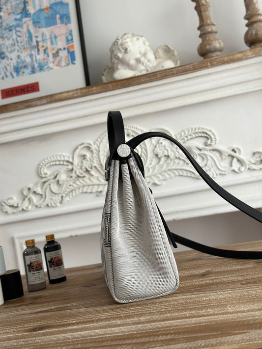 HERMES HERBAG ZIP 31 LAQUERED BAG IN OFF-WHITE MIX BLACK H PLUME CANVAS