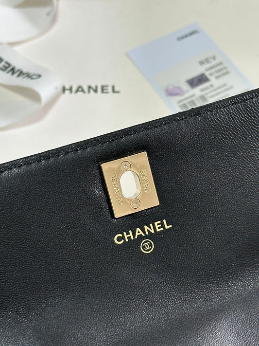 CHANEL FLAP BAG 18 WITH HANDLE IN BLACK CALFSKIN GOLD HARDWARE