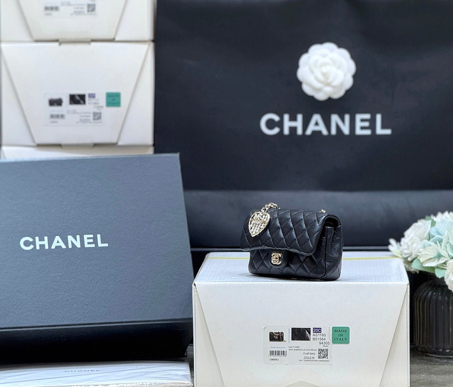 CHANEL 25S MINI CF BAG 12 IN BLACK LAMBSKIN HEART MODEL
