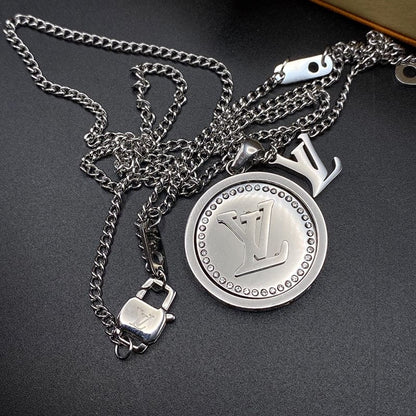 18K Louis Vuitton Catch Pendant Necklace
