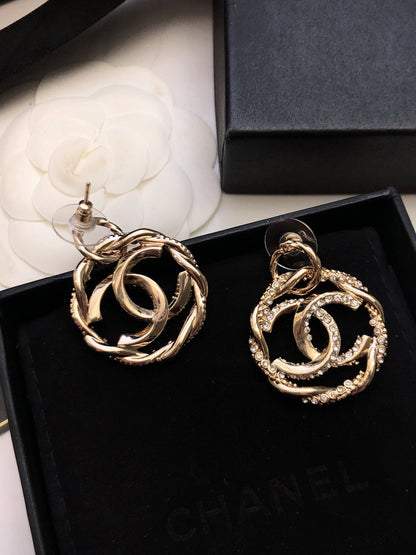 18K  Chanel Round Diamond Earrings