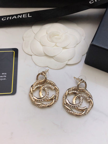 18K  Chanel Round Diamond Earrings