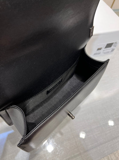 CHANEL BOY BAG MEDIUM 25 BLACK CAVIAR RUTHENIUM HARDWARE