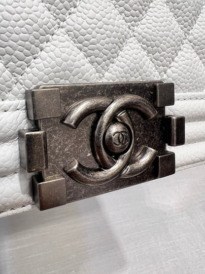 CHANEL BOY BAG MEDIUM 25 WHITE CAVIAR RUTHENIUM HARDWARE