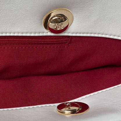CHANEL 19 TOTE 33CM WHITE LAMBSKIN GOLD HARDWARE