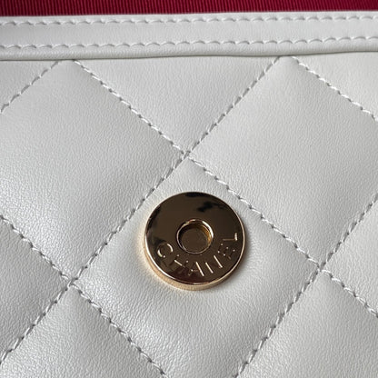 CHANEL HOBO 28CM WHITE LAMBSKIN GOLD HARDWARE