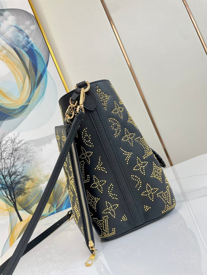 LOUIS VUITTON BLOSSOM MM 30 BLACK MAHINA CALFSKIN