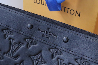 LOUIS VUITTON POCHETTE TO GO 30 MONOGRAM SHADOW