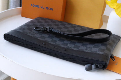 LOUIS VUITTON POCHETTE TO GO 30 DAMIER CANVAS