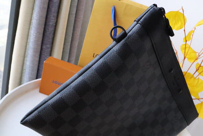 LOUIS VUITTON POCHETTE TO GO 30 DAMIER CANVAS