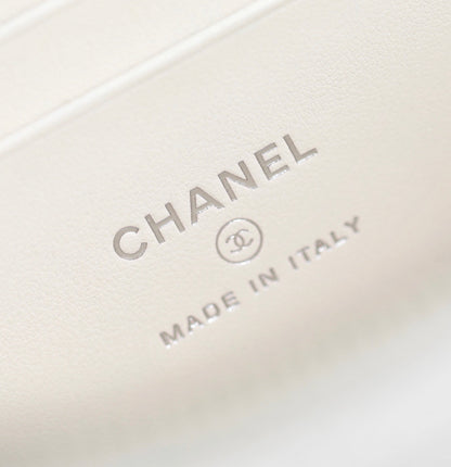 CHANEL VANITY CASE 17 WHITE LAMBSKIN SILVER HARDWARE