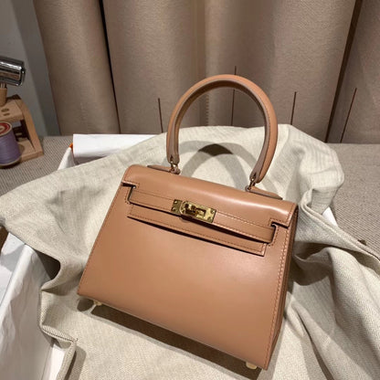 HERMES KELLY MINI 20 BAG IN CORAL PINK SMOOTH CALFSKIN WITH GOLD HARDWARE