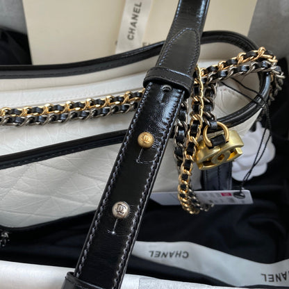 CHANEL GABRIELLE MINI 20 HOBO BAG IN WHITE MIX BLACK CALFSKIN