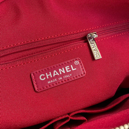 CHANEL GABRIELLE MEDIUM 28 HOBO BAG IN BLACK CALFSKIN