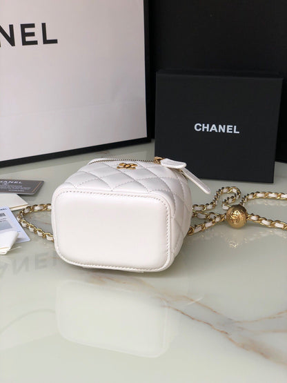 CHANEL MINI 11 VANITY CHAIN IN WHITE CALFSKIN GOLD HARDWARE