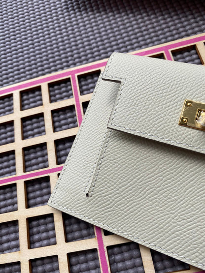 HERMES Kelly Pocket 13.5 White Epsom Ghw