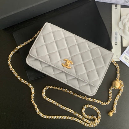 CHANEL CLASSIC WOC 19CM WHITE LAMBSKIN GOLD HARDWARE