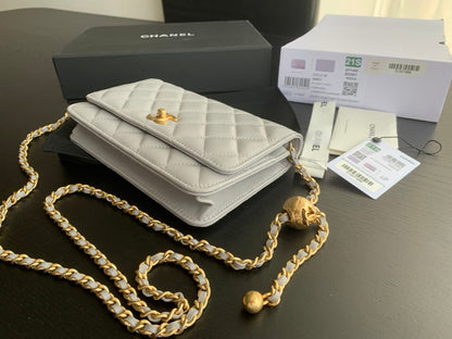 CHANEL CLASSIC WOC 19CM WHITE LAMBSKIN GOLD HARDWARE