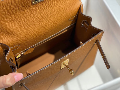 HERMES KELLY 28CM IN GOLD EPSOM CALFSKIN GOLD HARDWARE
