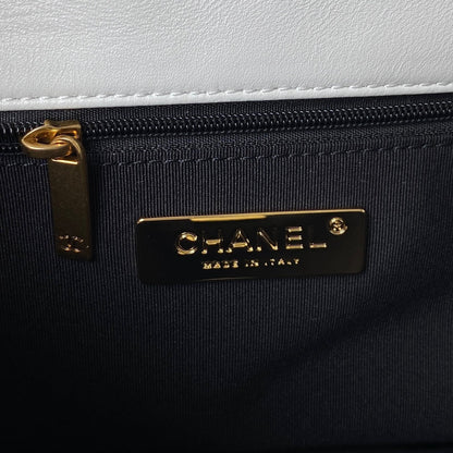 CHANEL MEDIUM 26 FLAP BAG IN WHITE LAMBSKIN