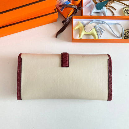 HERMES JIGE ELAN 29 CLUTCH IN WHITE CALFSKIN WITH GARNET RED LIZARD SKIN