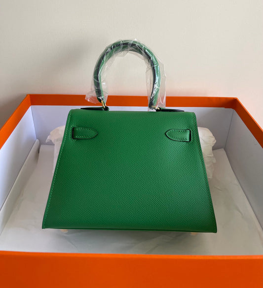 HERMES KELLY MINI 20 BAG IN EMERALD GREEN CALFSKIN WITH GOLD HARDWARE