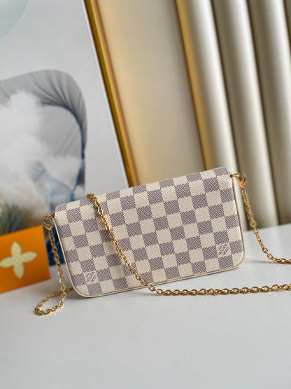 LOUIS VUITTON FÉLICIE POCHETTE 21 IN BLUE BEIGE DAMIER AZUR CANVAS GOLD HARDWARE