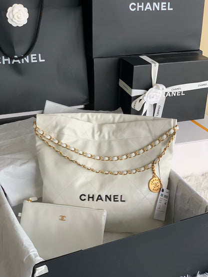 CHANEL MEDIUM 37 HANDBAG IN WHITE SHINY CALFSKIN GOLD HARDWARE