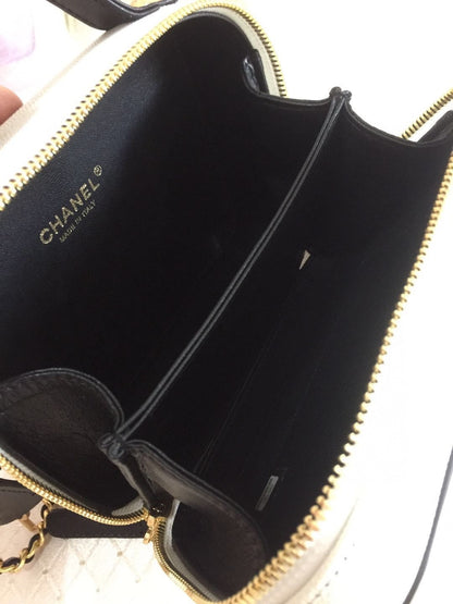 CHANEL MINI 17 VANITY CASE IN BLACK MIX WHITE CALFSKIN GOLD HARDWARE