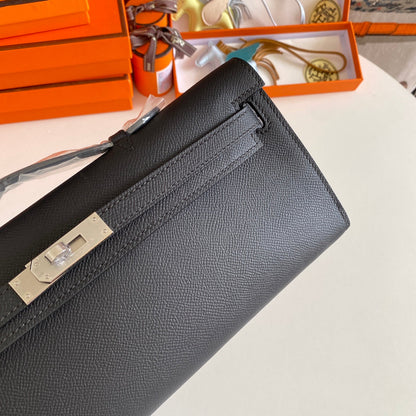 HERMES KELLY CUT 31 IN BLACK CALFSKIN WITH SILVER HARDWARE