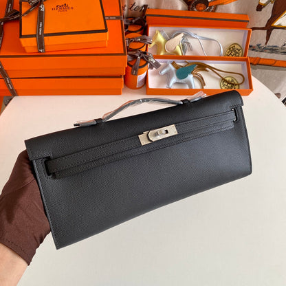HERMES KELLY CUT 31 IN BLACK CALFSKIN WITH SILVER HARDWARE