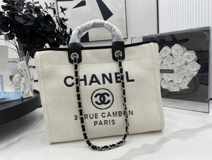 CHANEL DEAUVILLE LARGE 38 TOTE BAG IN WHITE CANVAS WITH BLACK LOGO