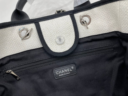 CHANEL DEAUVILLE LARGE 38 TOTE BAG IN WHITE CANVAS WITH BLACK LOGO