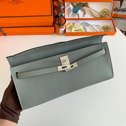 HERMES KELLY CUT 31 IN SEAFOAM GREEN CALFSKIN WITH SILVER HARDWARE