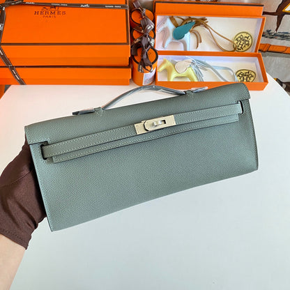 HERMES KELLY CUT 31 IN SEAFOAM GREEN CALFSKIN WITH SILVER HARDWARE