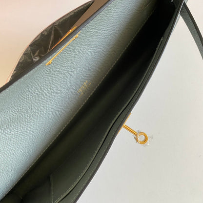 HERMES KELLY CUT 31 IN SEAFOAM GREEN CALFSKIN WITH GOLD HARDWARE