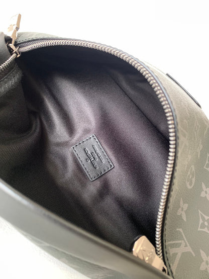 LOUIS VUITTON LV 25S DISCOVERY BUMBAG 44 IN BLACK MONOGRAM ECLIPSE CALFSKIN