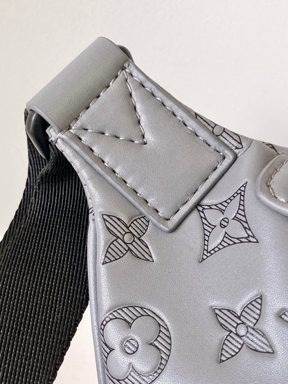 LOUIS VUITTON LV 25S DISCOVERY BUMBAG 44 IN TAUPE GRAY EMBOSSED MONOGRAM ECLIPSE CALFSKIN