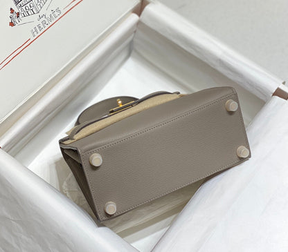 HERMES KELLY MINI 20 BAG IN LIGHT BROWN CALFSKIN WITH GOLD HARDWARE