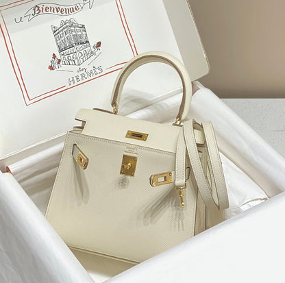 HERMES KELLY MINI 20 BAG IN WHITE CALFSKIN WITH GOLD HARDWARE