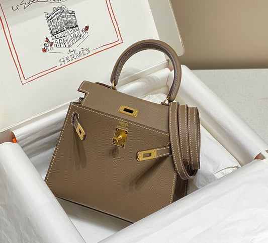 HERMES KELLY MINI 20 BAG IN MEDIUM BROWN CALFSKIN WITH GOLD HARDWARE