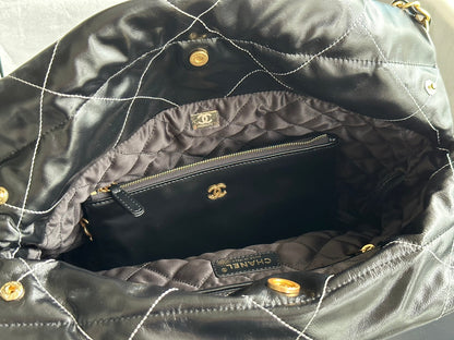 CHANEL MEDIUM 37 HANDBAG IN BLACK SHINY CALFSKIN GOLD HARDWARE