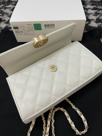CHANEL KELLY 18 BAG IN WHITE CALFSKIN WITH STRAP