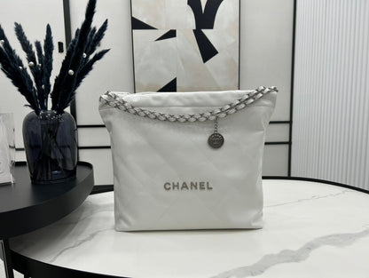 CHANEL LARGE 42 HANDBAG IN WHITE CALFSKIN SILVER HARDWARE