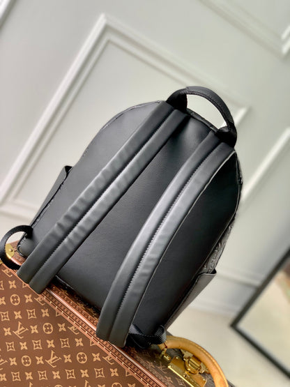 LOUIS VUITTON DISCOVERY PM BACKPACK 38 IN BLACK MONOGRAM LAMBSKIN