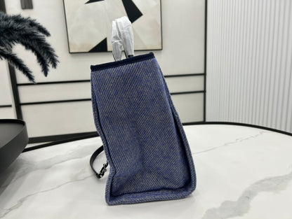 CHANEL DEAUVILLE LARGE 38 TOTE BAG IN VIOLET PURPLE CANVAS WITH WHITE LOGO
